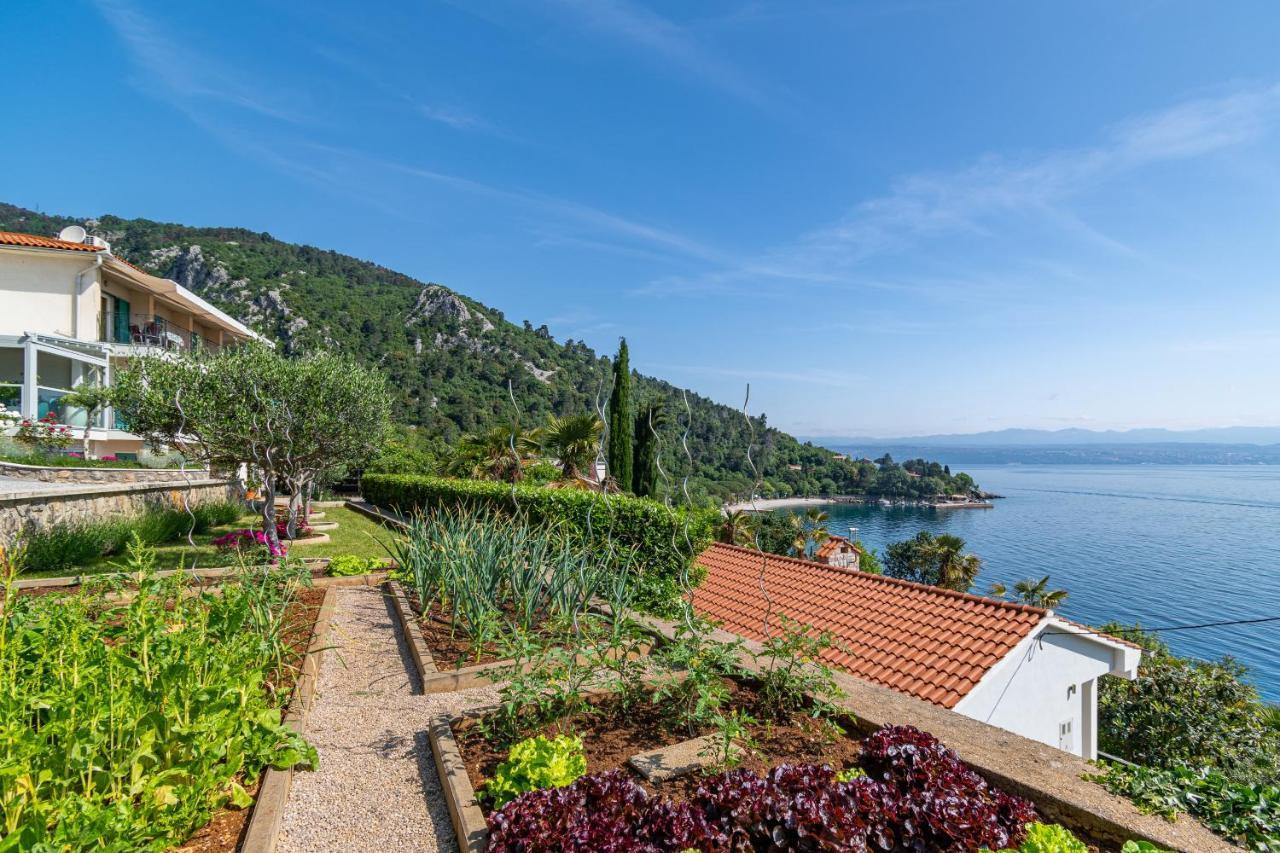 Apartments By The Sea Medveja, Opatija - 7720 Lovran Ngoại thất bức ảnh