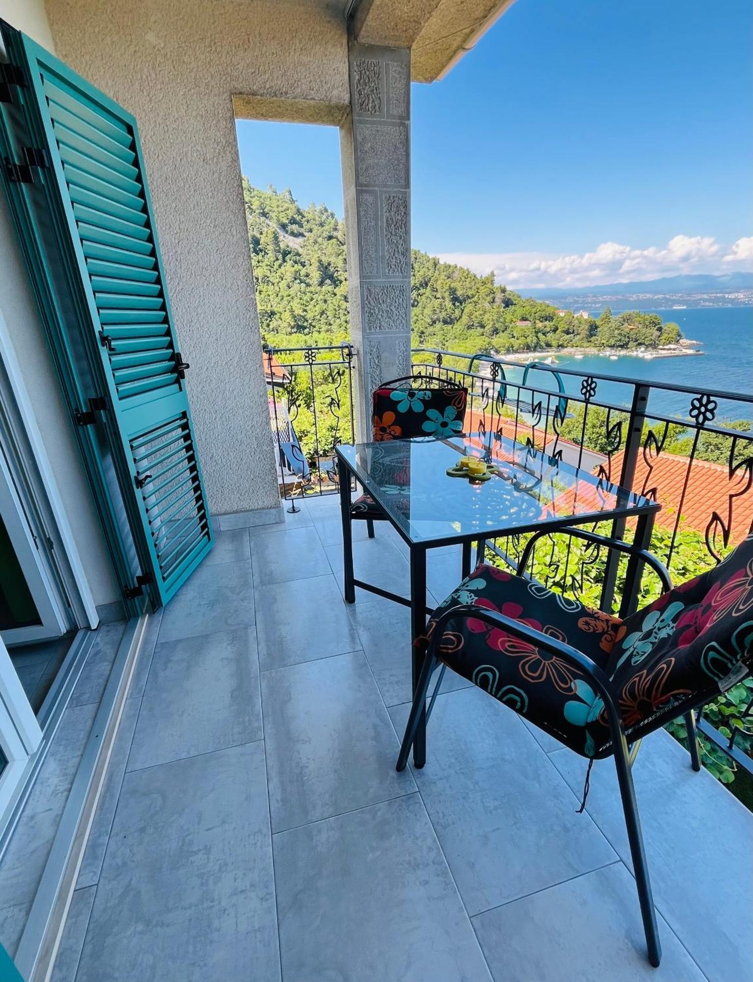 Apartments By The Sea Medveja, Opatija - 7720 Lovran Ngoại thất bức ảnh