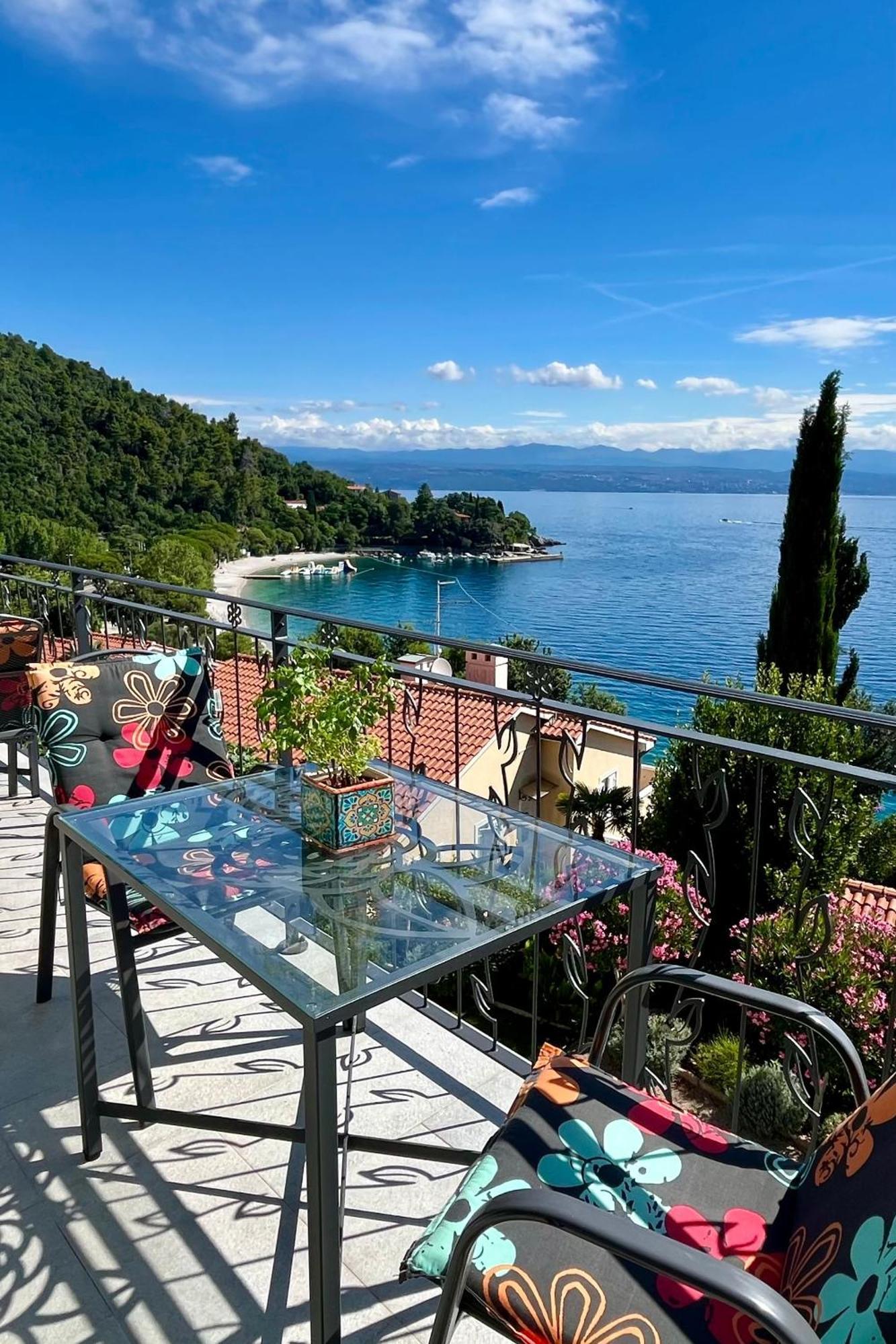 Apartments By The Sea Medveja, Opatija - 7720 Lovran Ngoại thất bức ảnh